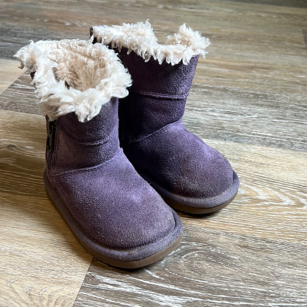 Kookaburra by UGG Toddler Girl purple boots size 6